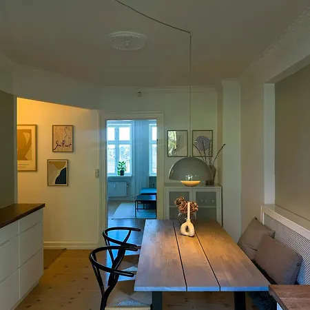 Modern Flat By The Lakes In Apartament *